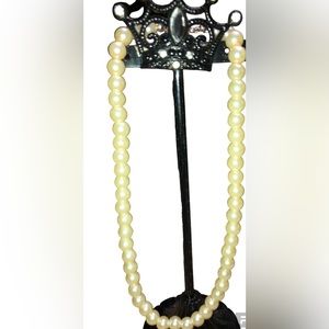 Short Pearl Necklace